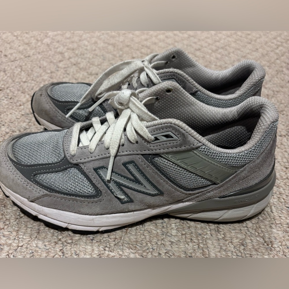 New Balance 990v5